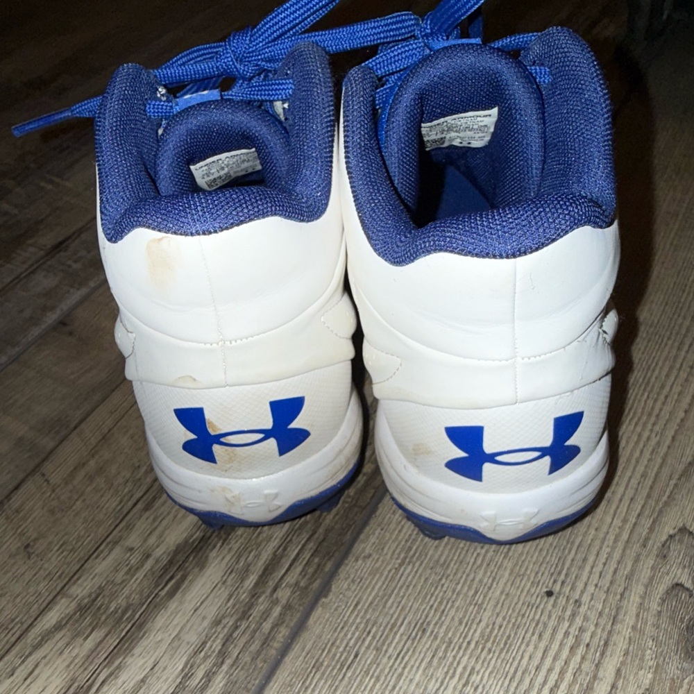 Under Armour Kids' Blue and White Cleats 4.5 Pre-Owned - Picture 3 of 5